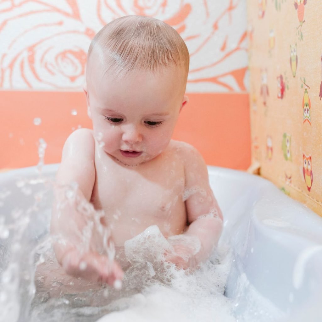 Baby bath splashing