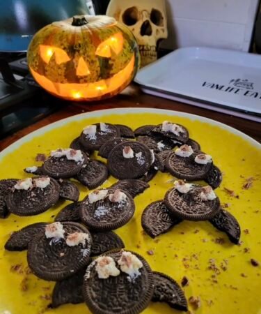 A plate of bat biscuits made from oreo cookies